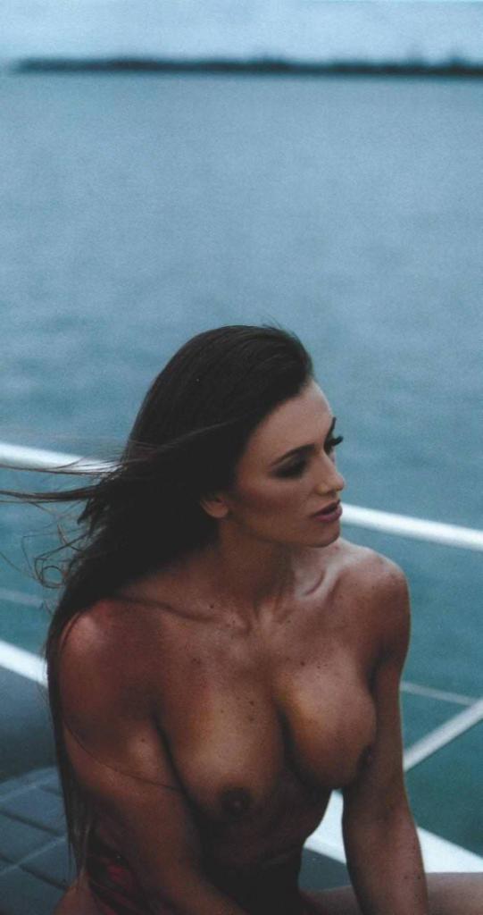 Caroline De Campos nude.