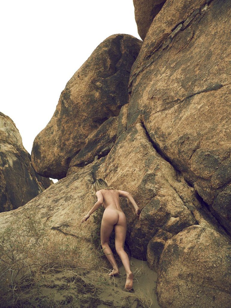 Lauren Bonner nude.