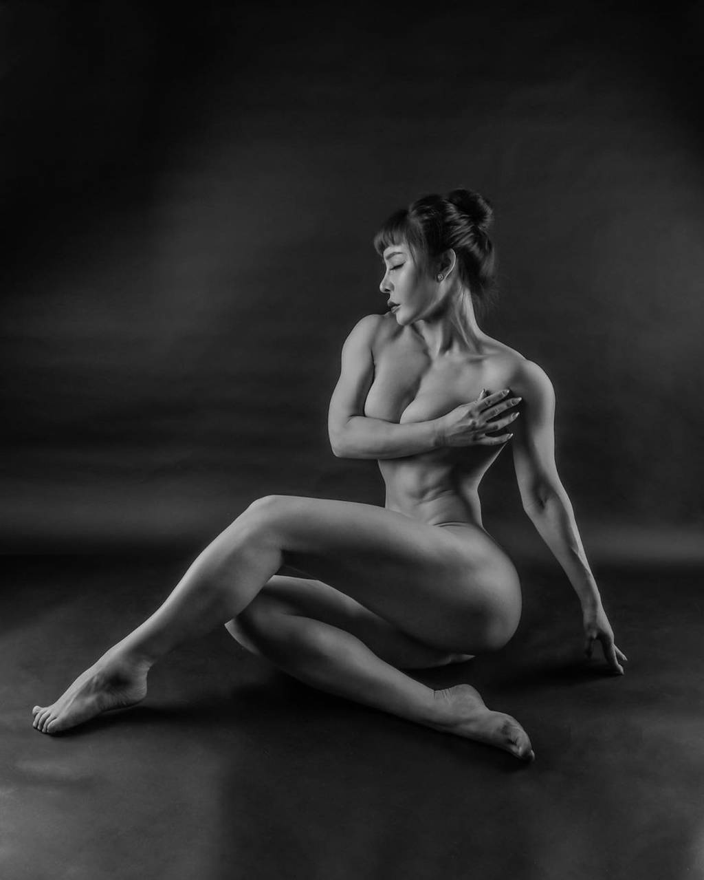 Yuan Herong nude.