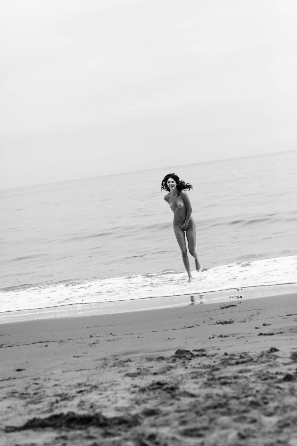 Kendall jenner nude beach. Photo #2