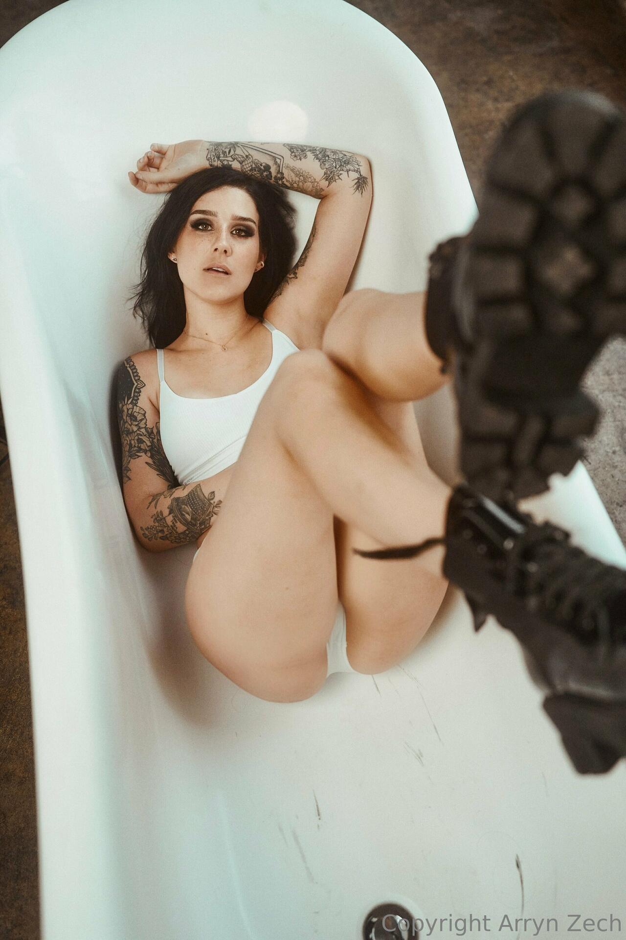 Arryn Zech / arryn Nude  Set 17