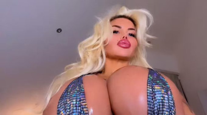 Busty bimbo here to make your dreams cum true 🥵 https://t.co/kzOpfW7Sdb