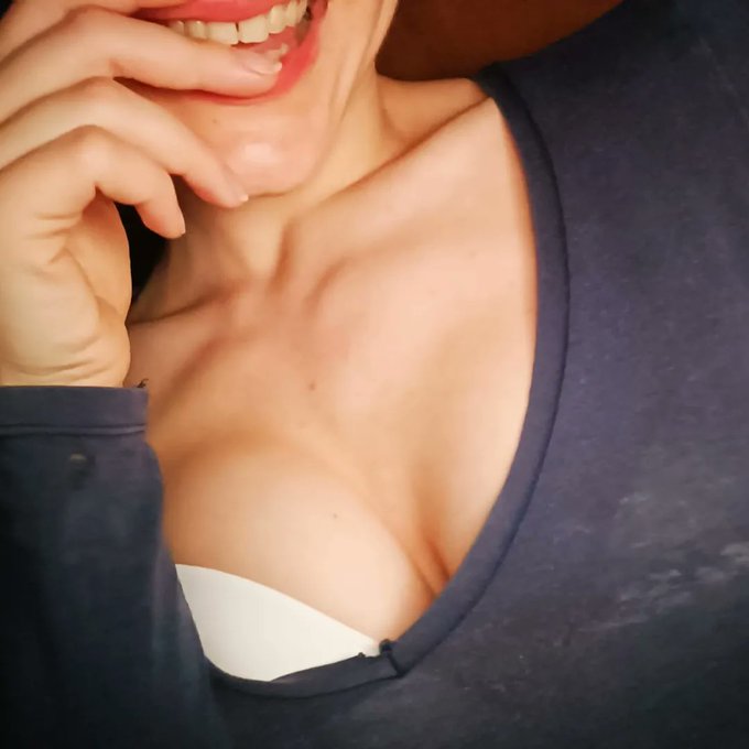 Hi guys 💋
#model #lips #me #picoftheday #Italian #italiangirl #me #sexy #sexygirl https://t.co/LfKxa