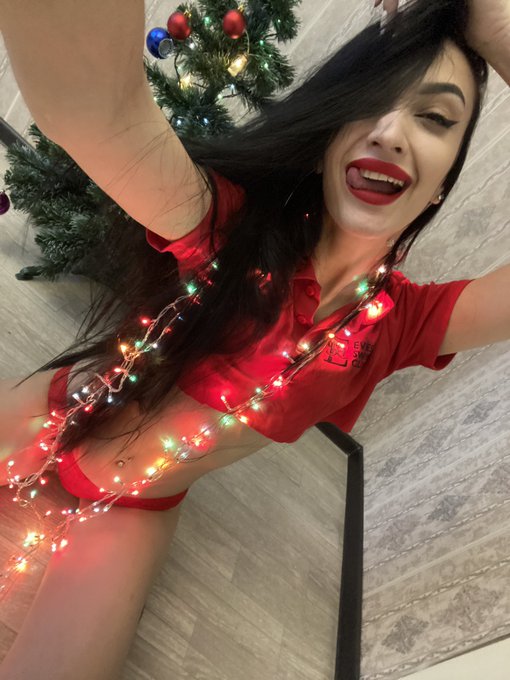 1 pic. https://t.co/whsWy2dQRF
It's time to get ready for the gift under the Christmas tree 😛
@adults_RT