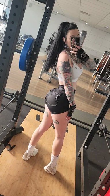 Do you like gym girls? 💪 https://t.co/pNi7rM0zDS
